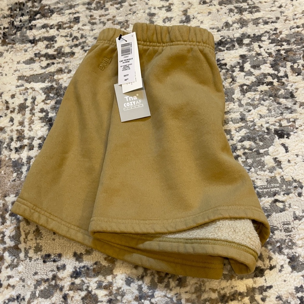 ARITZIA TNA COZY AF Fleece Shorts